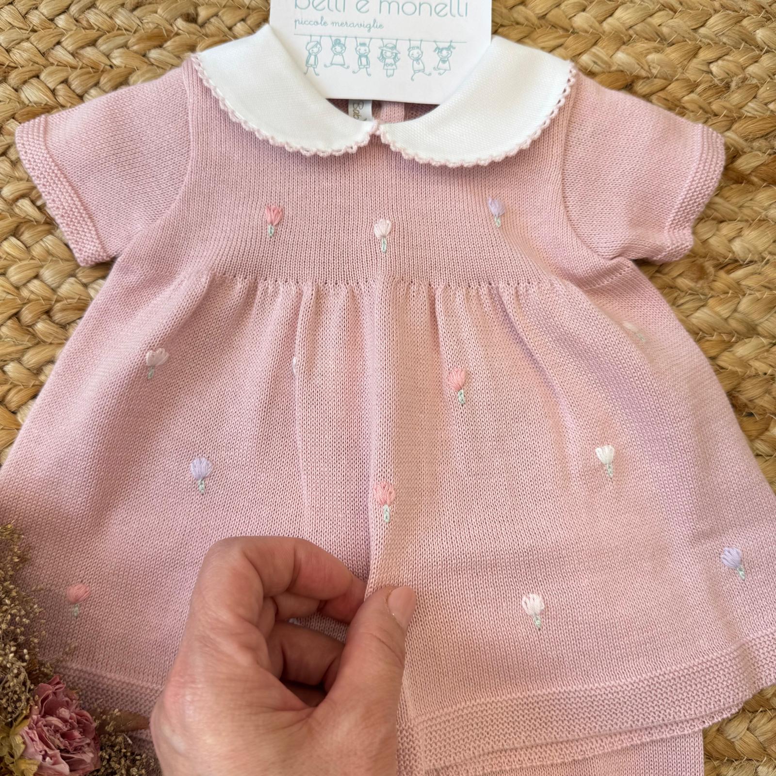 ricamo tulipani su pagliaccetto neonata