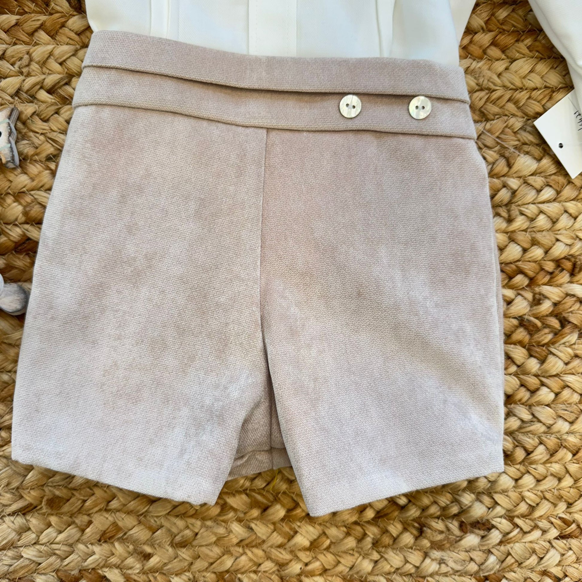 pantaloncini velluto sabbia con chiusura frontale a bottoni