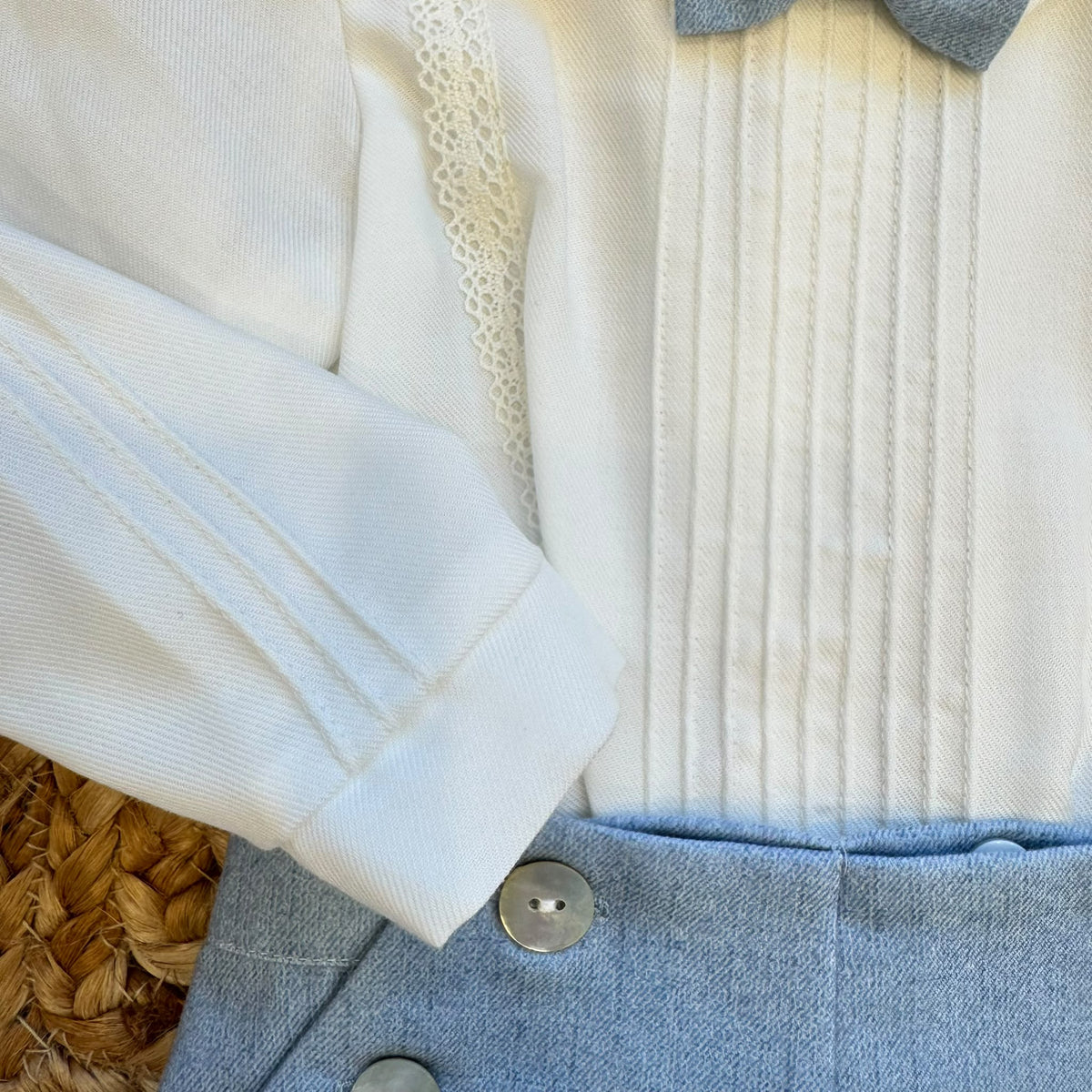 Completo battesimo bimbo azzurro polvere e bianco con papillon