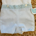 Completo battesimo bimbo bianco e celeste con colletto tondo, ricami floreali e pantaloncino corto