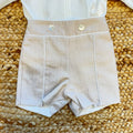 Dettaglio camicia bianca con nervature verticali del completo cerimonia bimbo