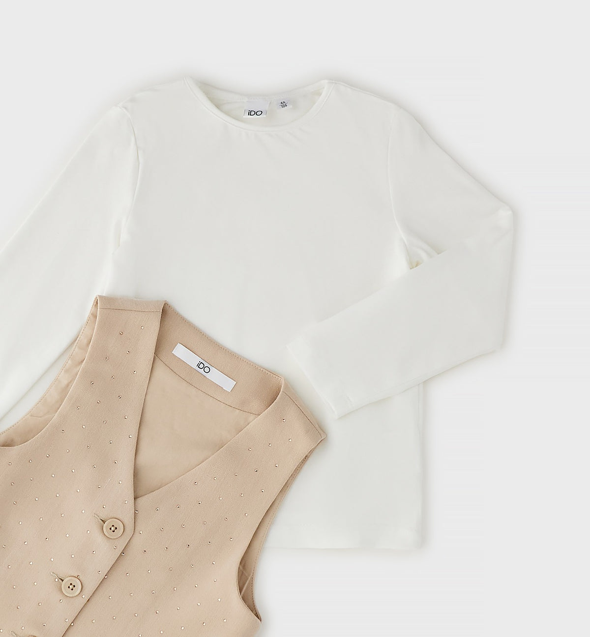 Completo bimba 3 pezzi beige con maglia bianca gilet e pantalone