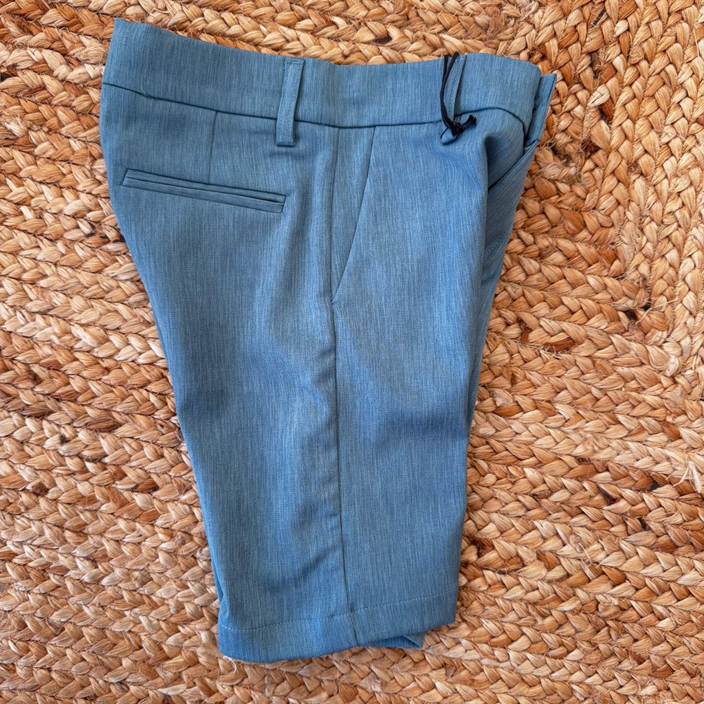 COMPLETO ESTIVO BAMBINO: POLO BIANCA E PANTALONI VERDE SALVIA