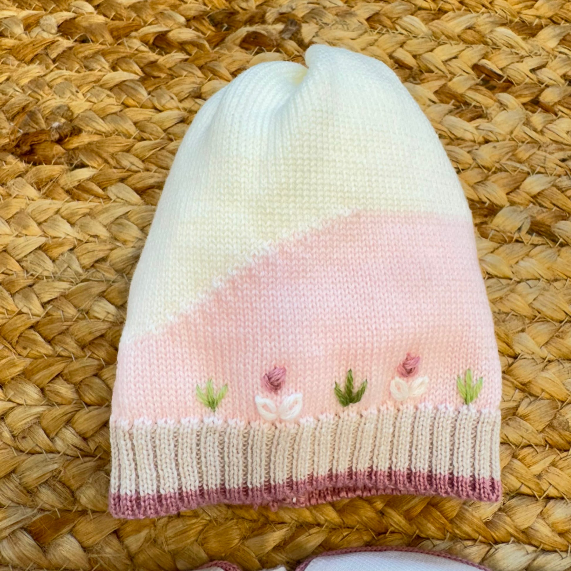Copertina neonata in pura lana rosa, latte e beige con coordinato nascita Made in Italy.