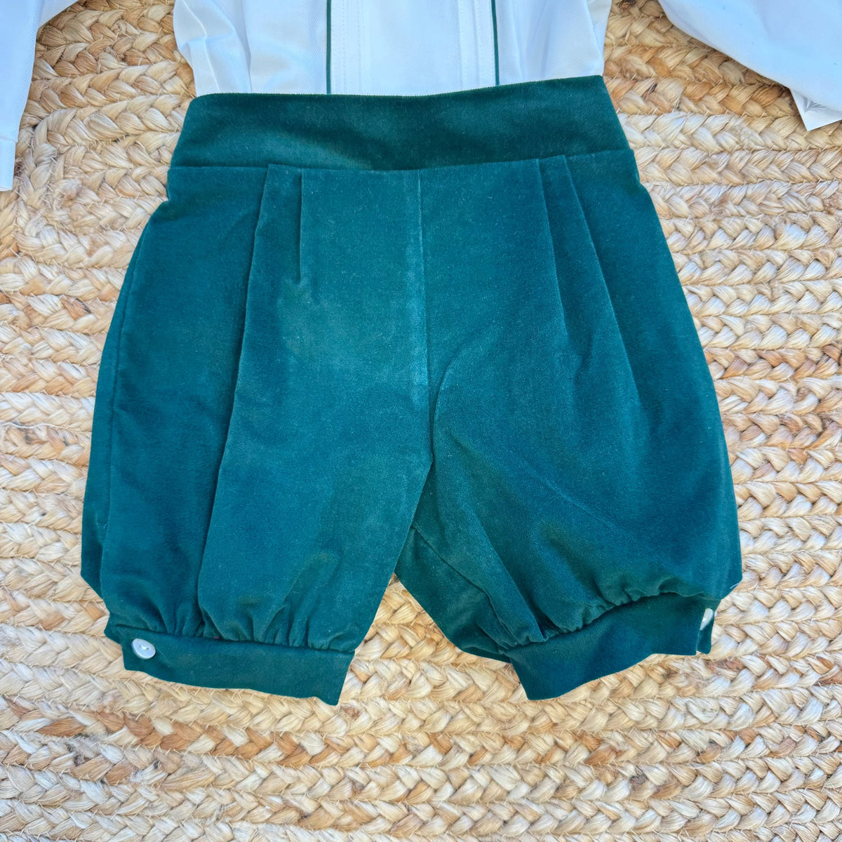 Completo battesimo bimbo verde e bianco con papillon e pantalone elegante