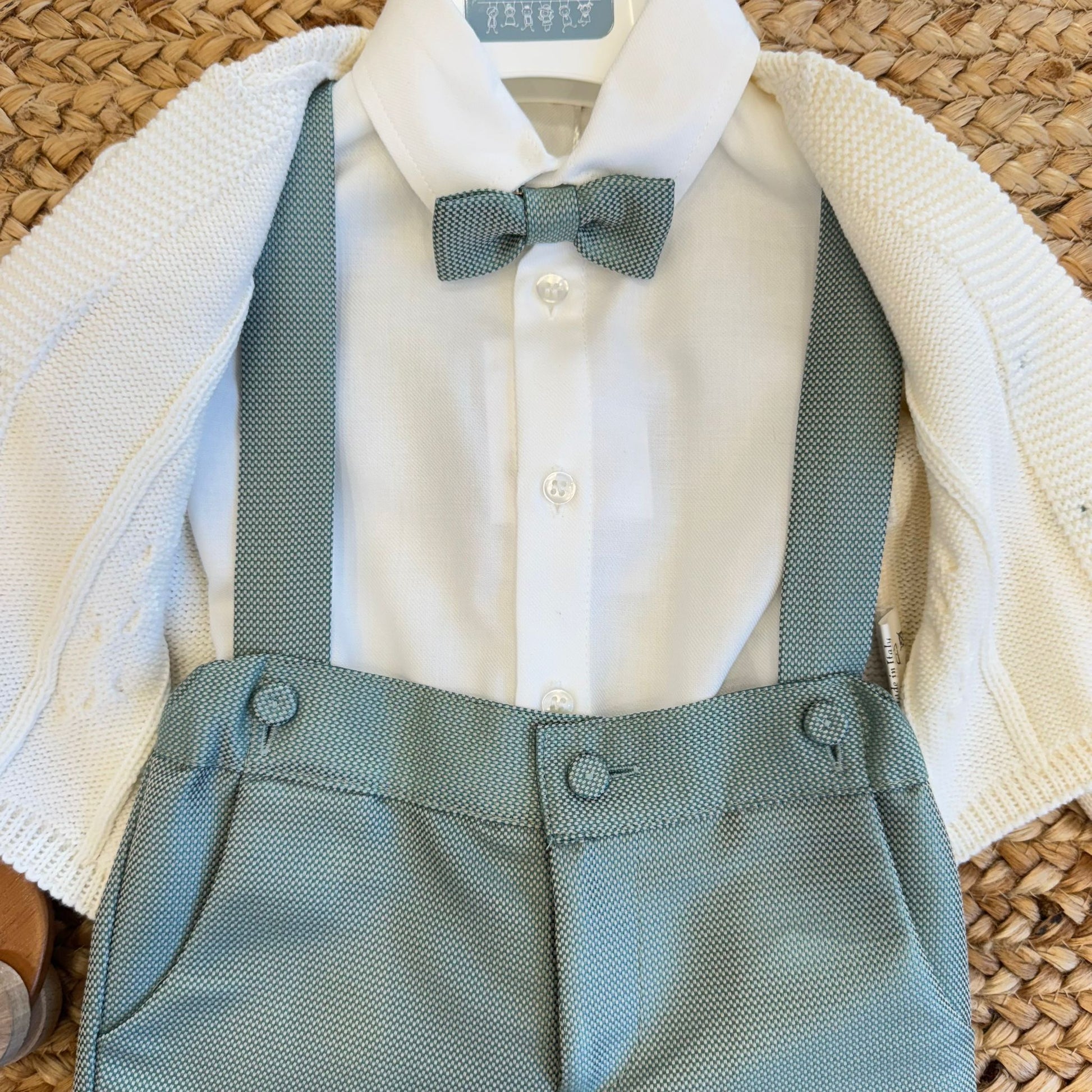 pantalone verde salvia con bretelle