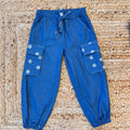 Pantaloni cargo chambray bambina con ricami bianchi a fiore