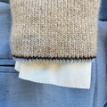 Completo battesimo bimbo con cardigan beige doppiopetto, pantaloni azzurri e papillon