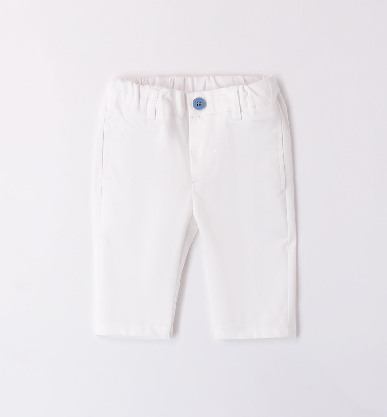 Pantaloni bianchi eleganti per bambino con elastico e bottone blu

