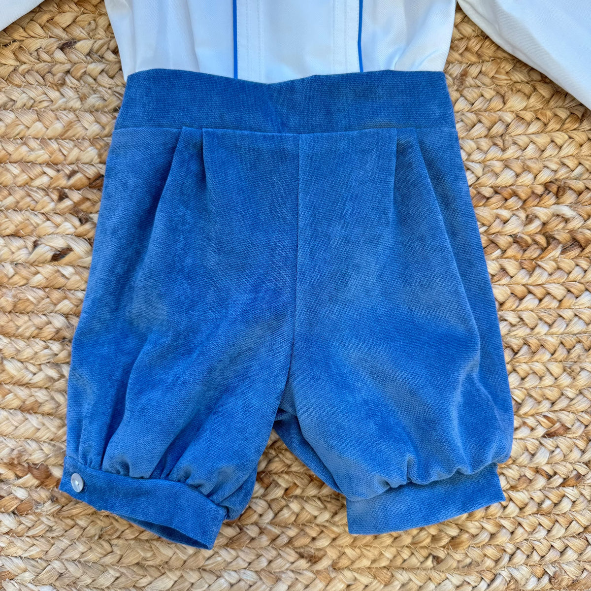 Pantalone azzurro polvere con pieghe completo battesimo bimbo