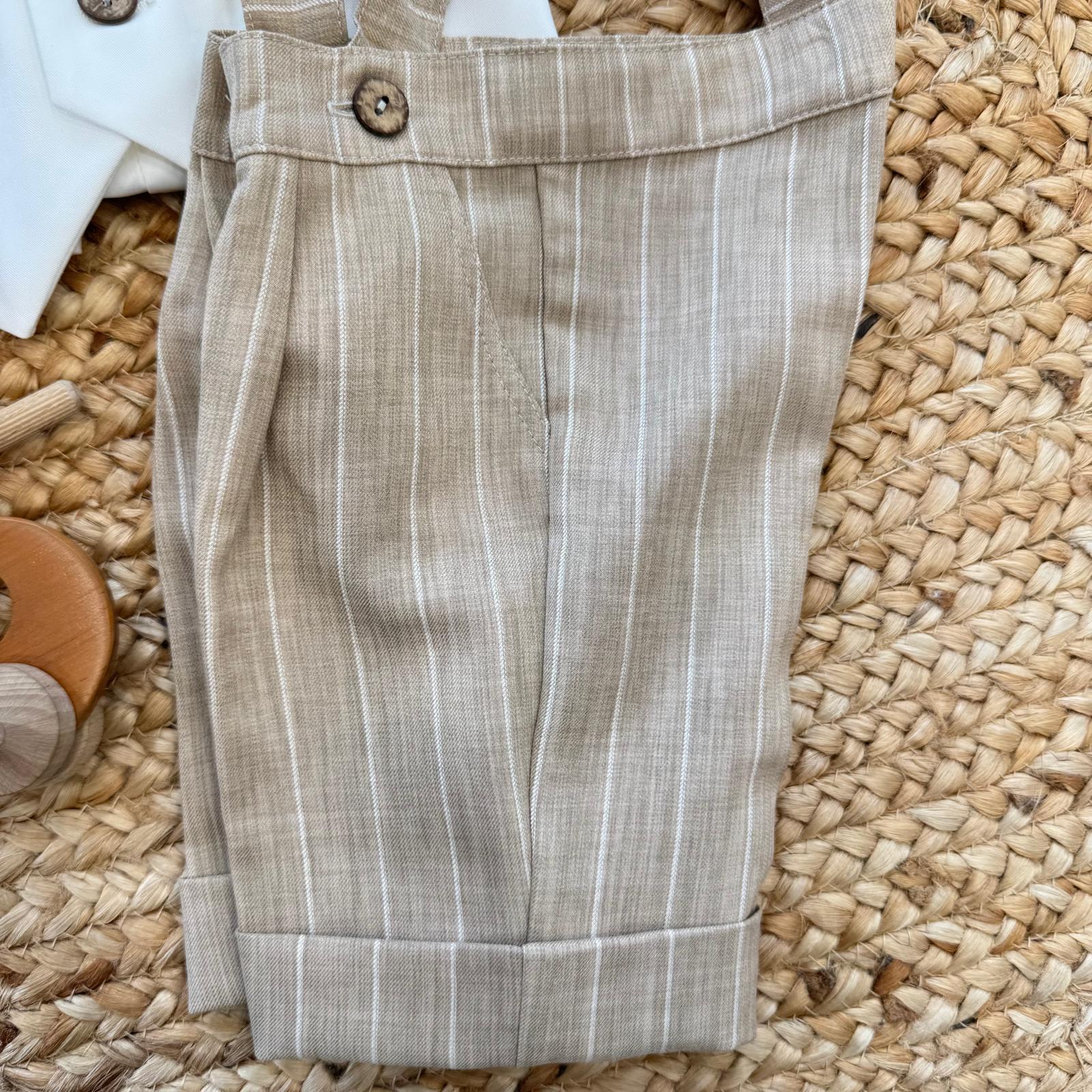 dettaglio etichetta composizione tessuto made in italy