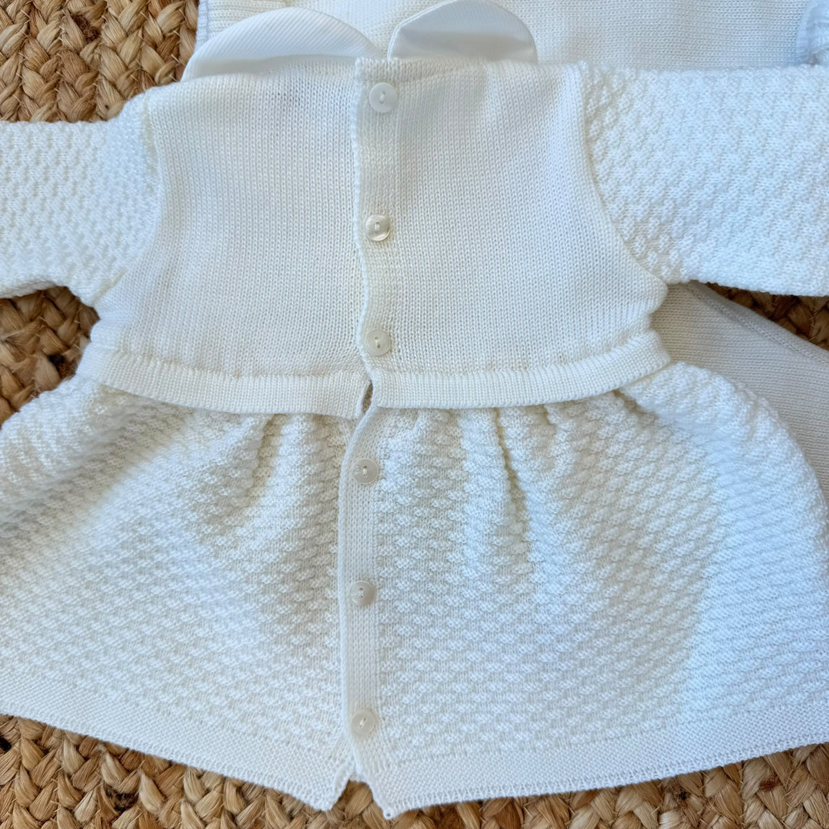 Uscita clinica neonata in pura lana color latte con completo, copertina, cappellino e scarpine