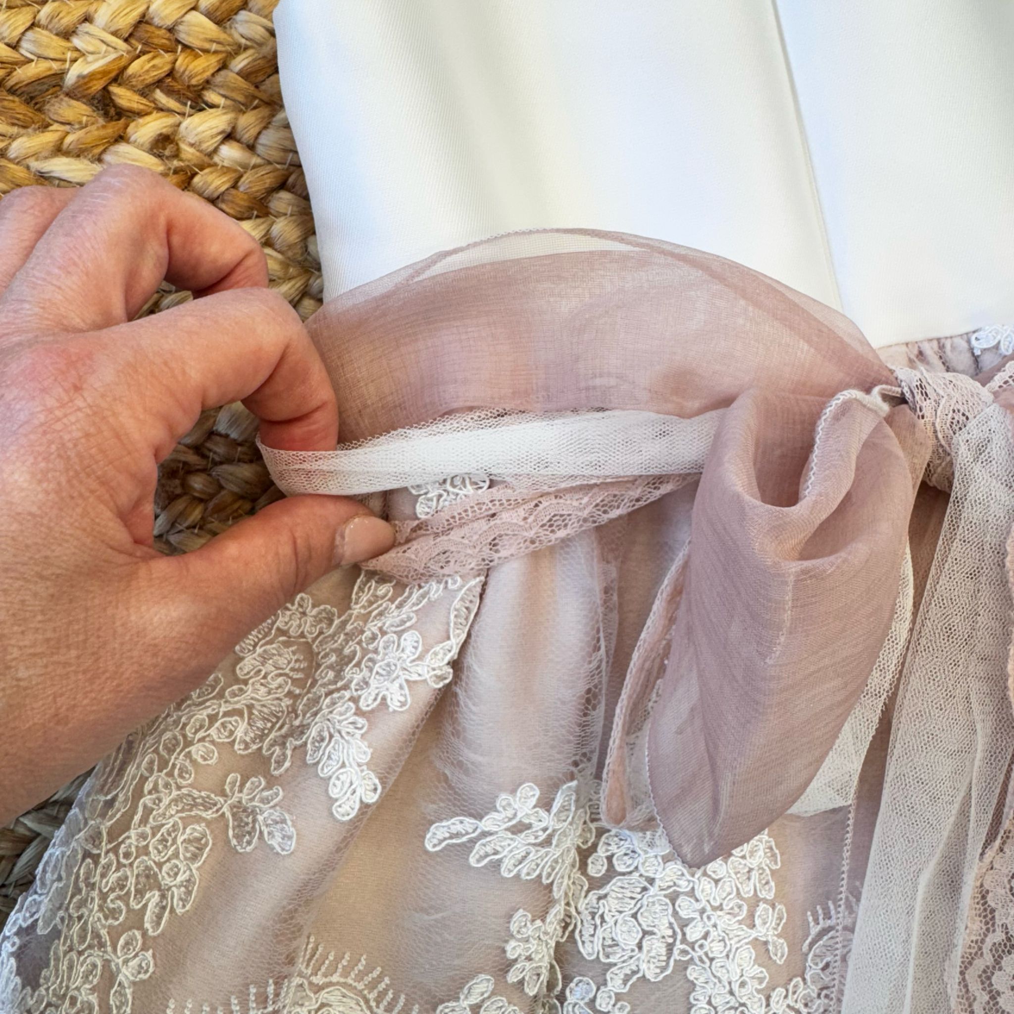 Retro abito da damina con fiocco in tulle rosa e chiusura zip