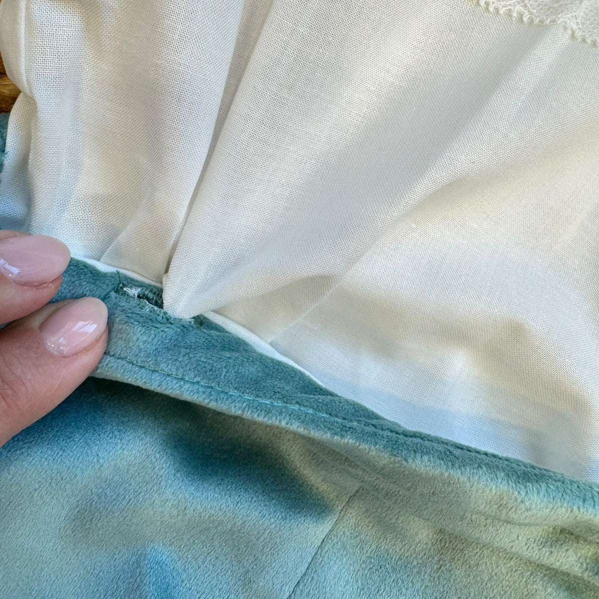 Completo Battesimo bimbo con camicia bianca e pantaloncino in velluto verde salvia