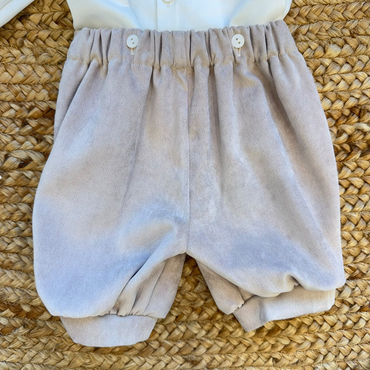 Completo battesimo bimbo beige e bianco con papillon