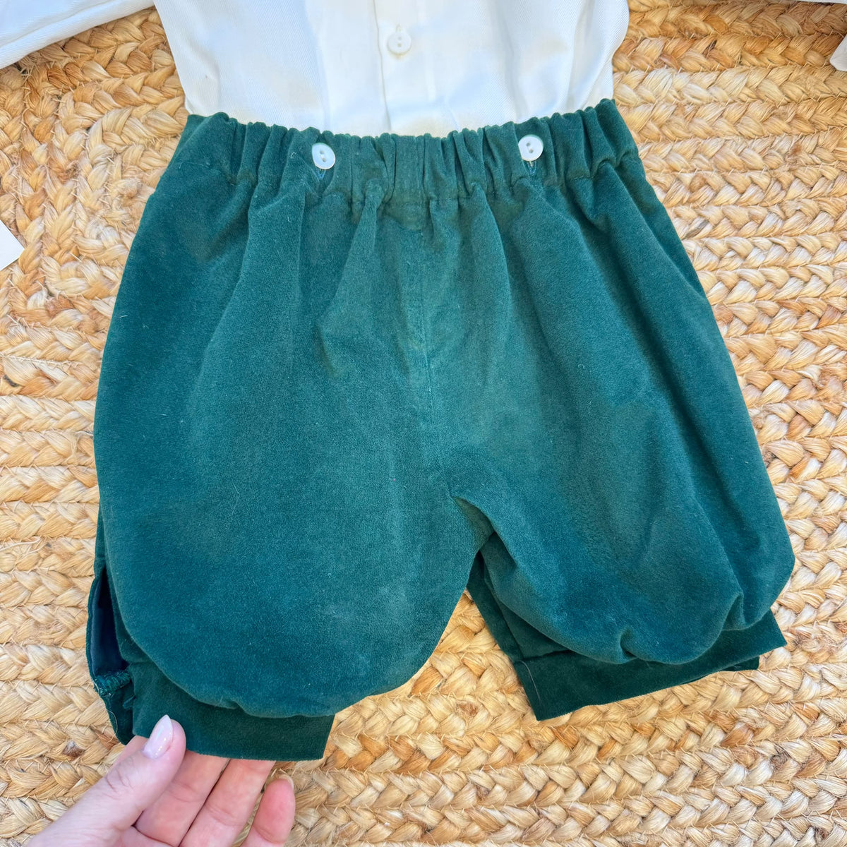 Completo battesimo bimbo verde e bianco con papillon e pantalone elegante