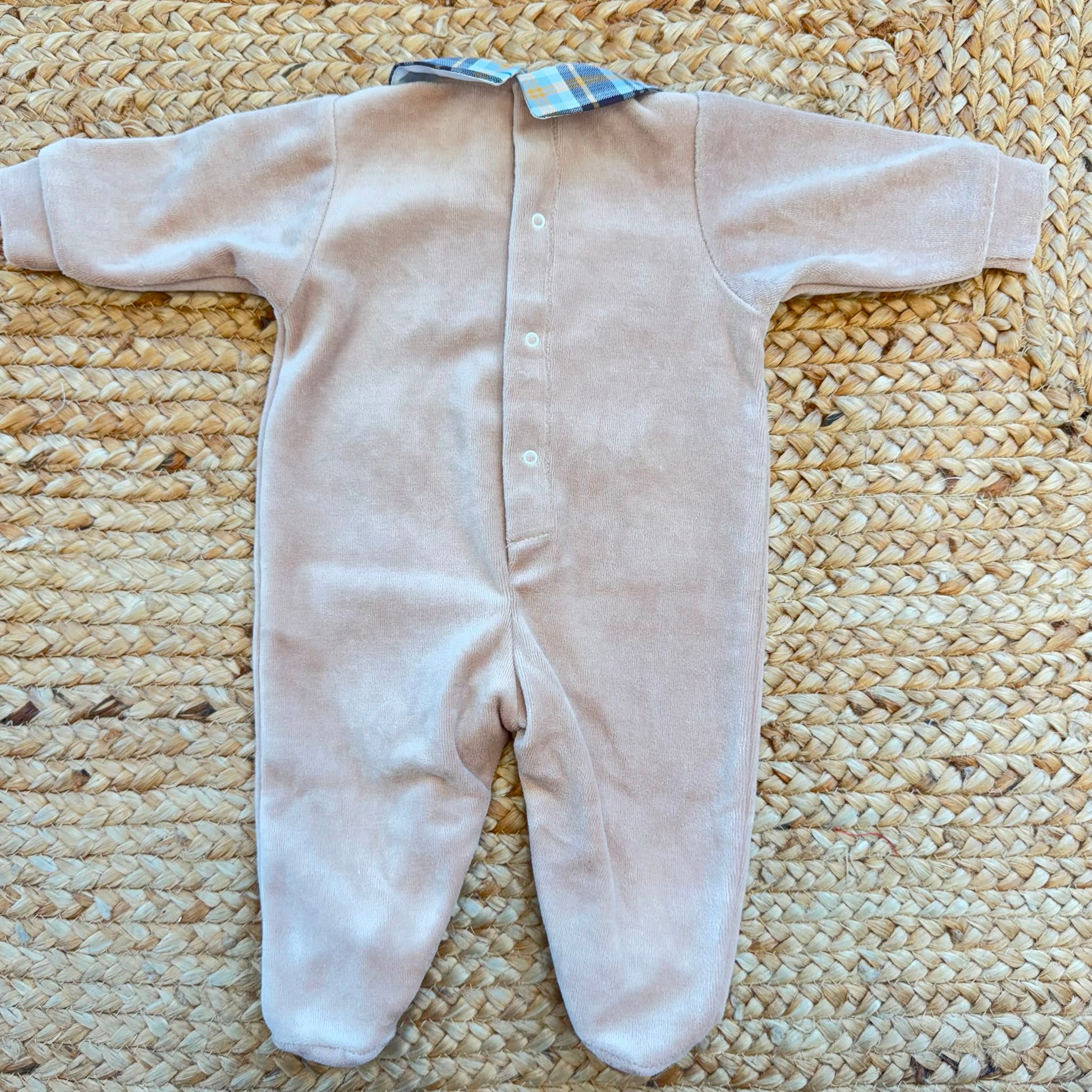 Tutina neonato in ciniglia beige con orsetto e colletto tartan