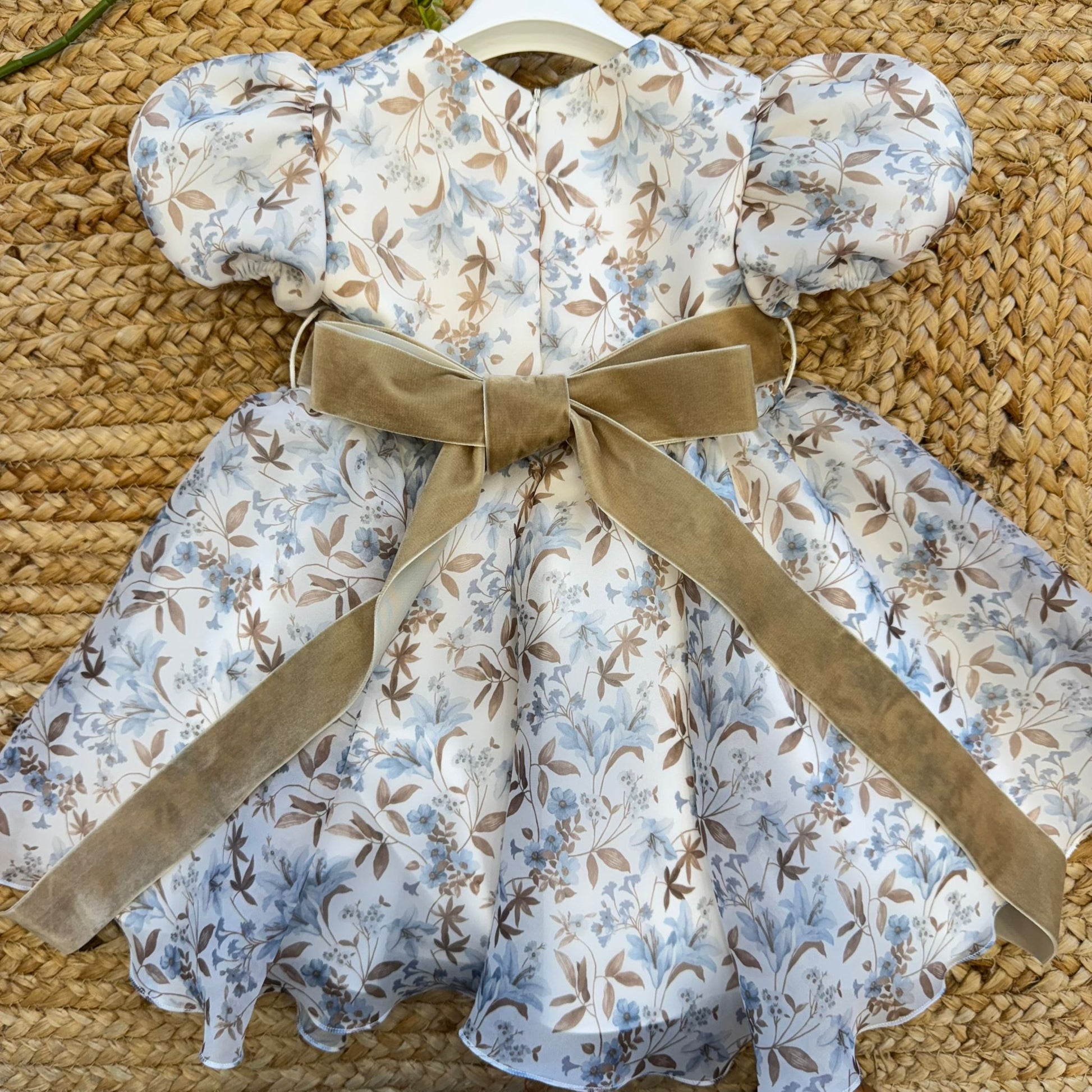 retro abito elegante bimba floreale con fiocco tortora