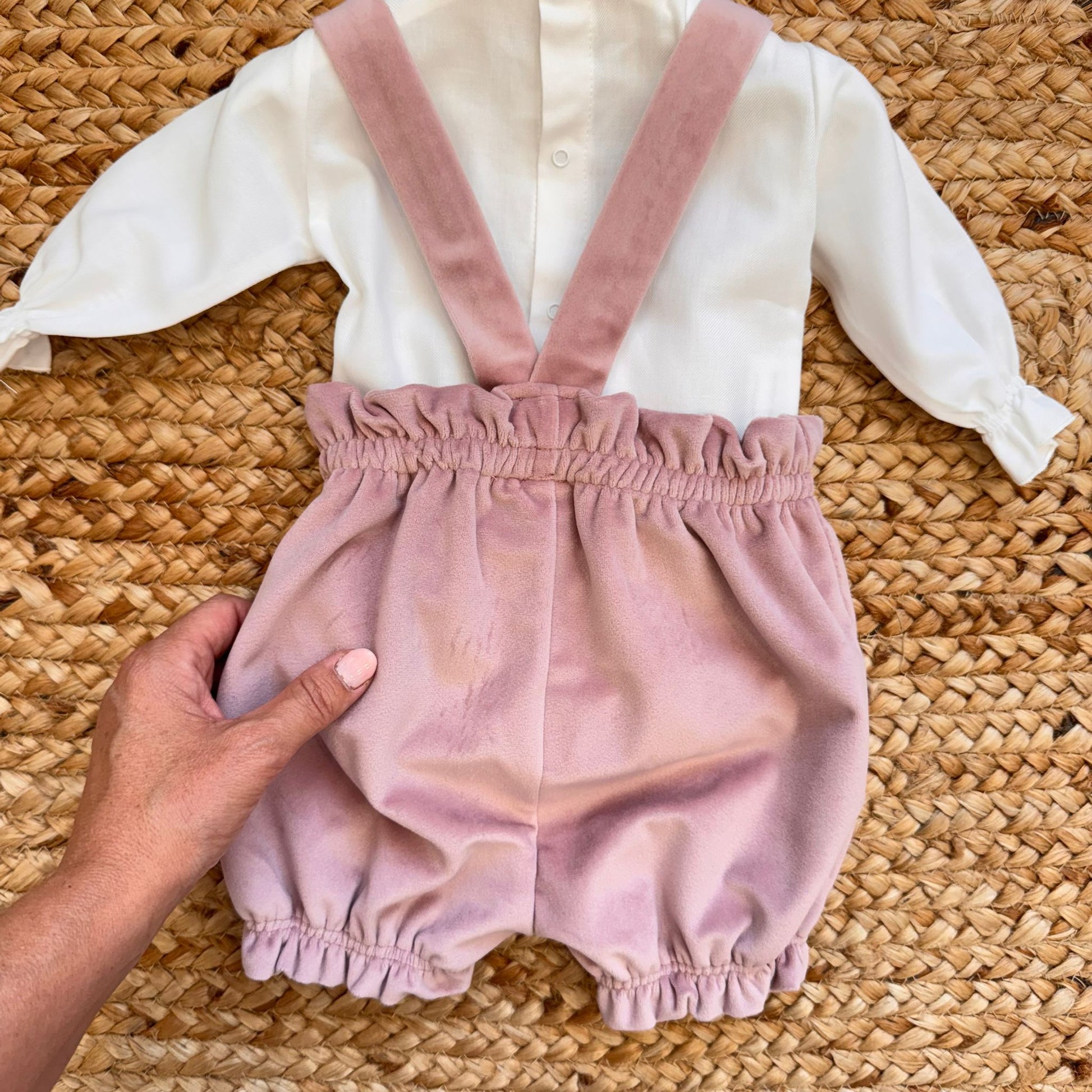 retro completo neonata velluto rosa con bretelle