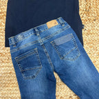 retro jeans bambino con etichetta "DENIM" e regolazione interna in vita
