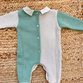 retro tutina neonato in maglia con bottoni a tutta lunghezza, bicolore beige e verde