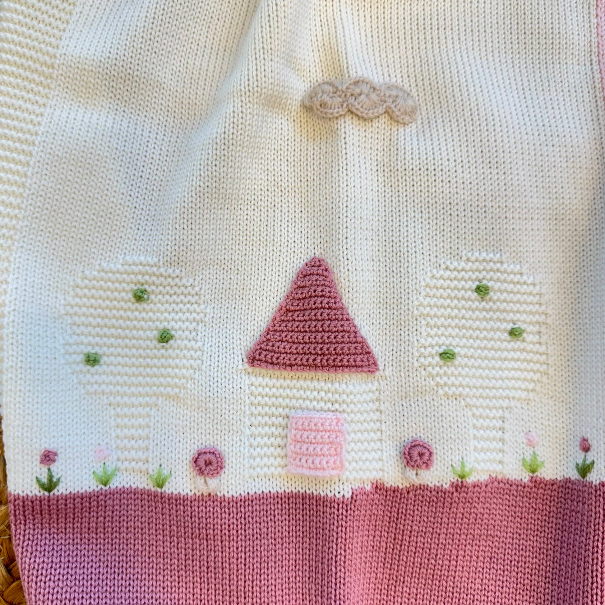 Copertina neonata in pura lana rosa, latte e beige con coordinato nascita Made in Italy.