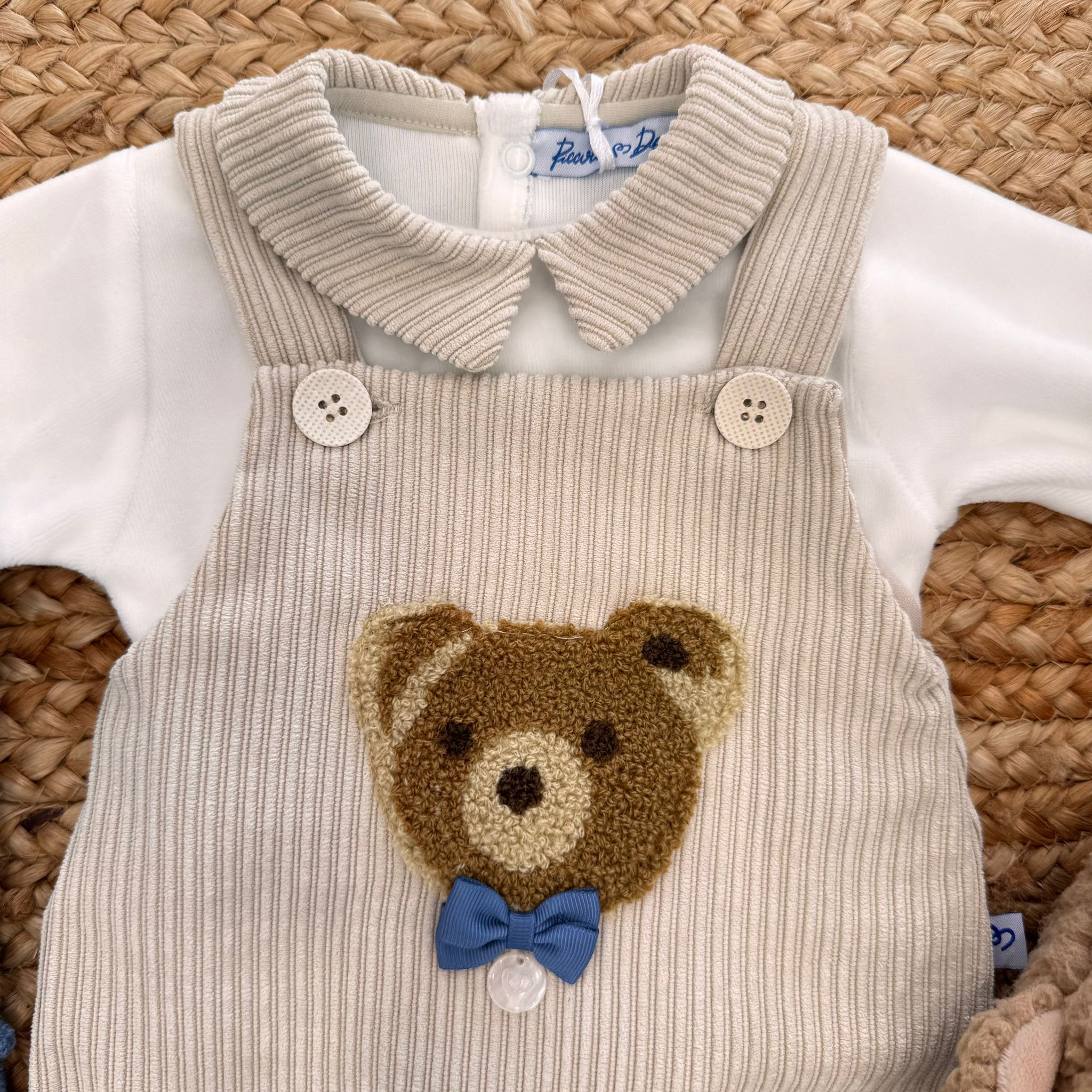 Retro salopette in vellutino beige neonato con maglia panna