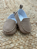 Scarpe da battesimo neonato beige vista frontale