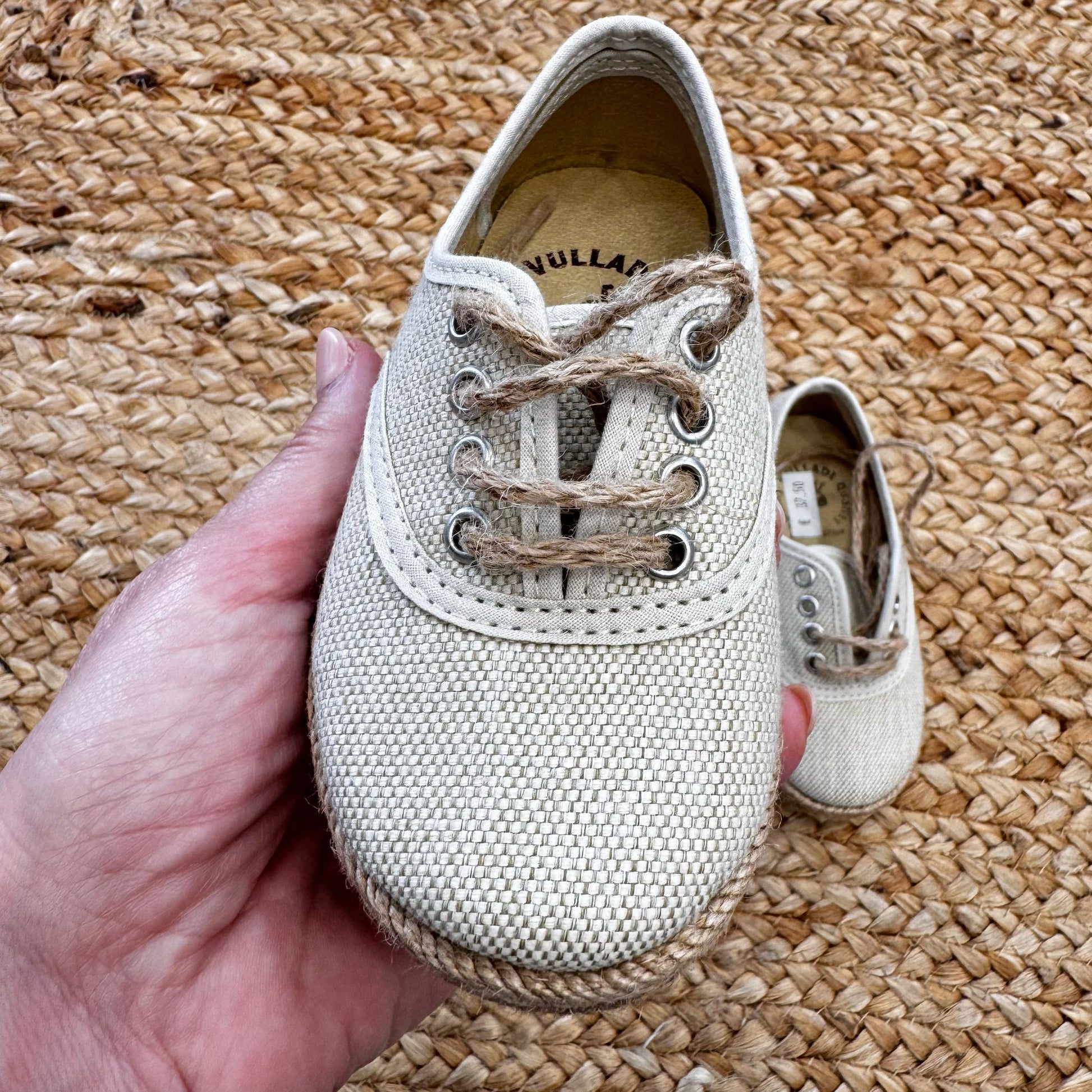Scarpe culla per bambini in lino naturale con lacci in juta, eleganti e leggere
