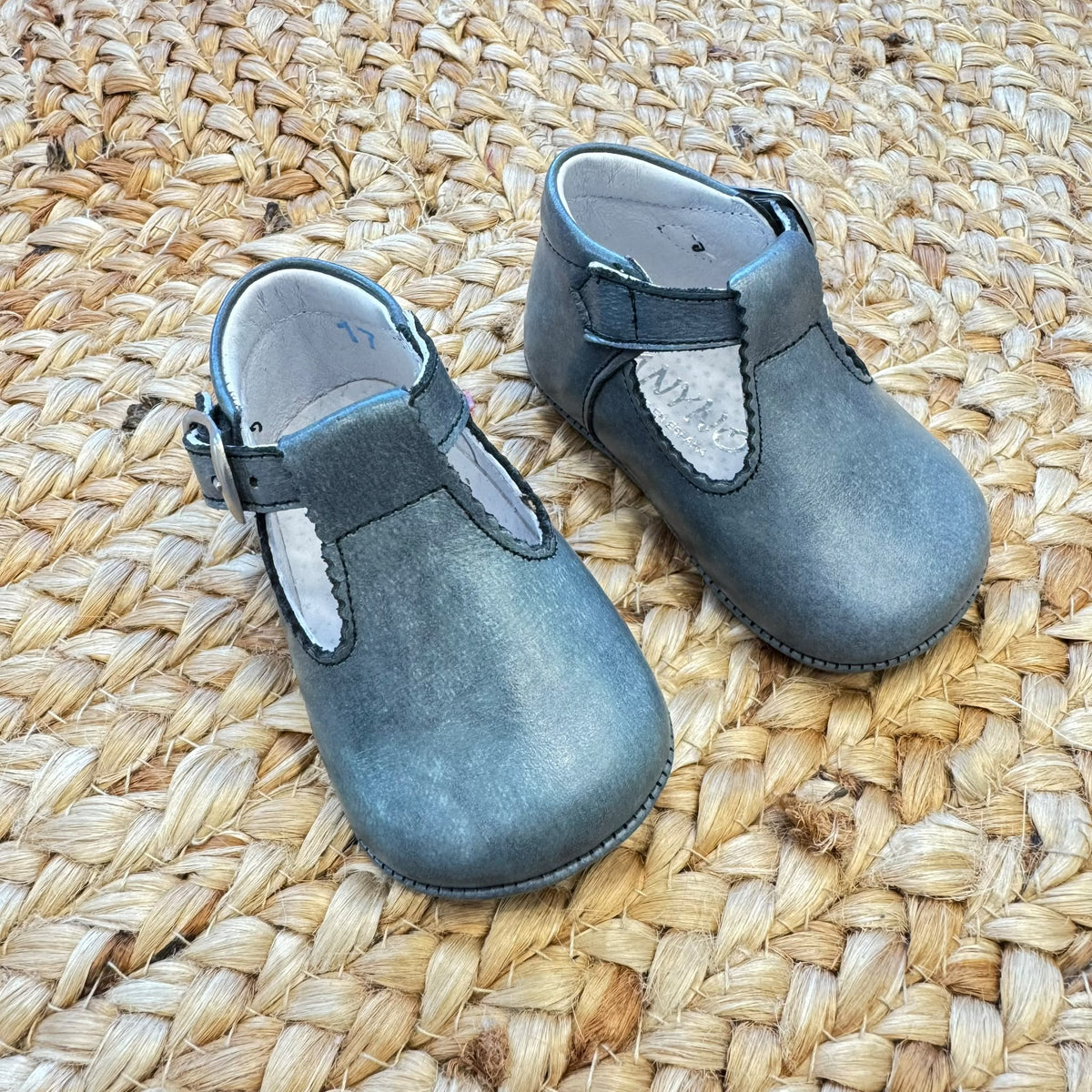 Scarpe battesimo bimbo verde flora con cinturino e fibbia, modello elegante da cerimonia.