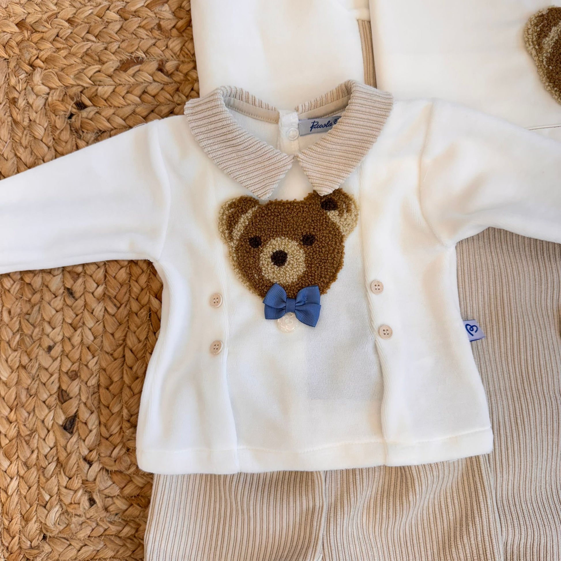 Scarpine beige in cotone abbinate al coordinato neonato