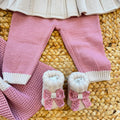 Set nascita uscita clinica neonata in pura lana merino beige e marsala rosa con copertina coordinata.
