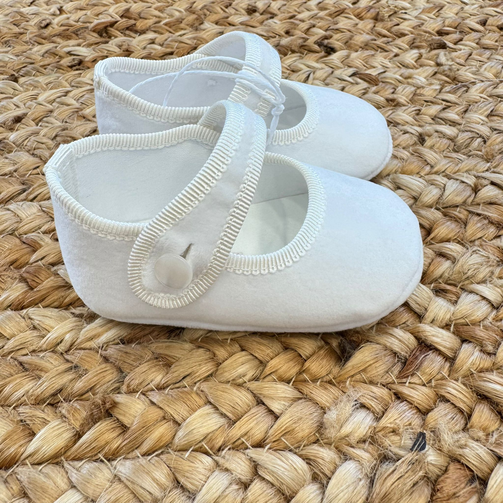 scarpine battesimo neonata bianche con bottone laterale