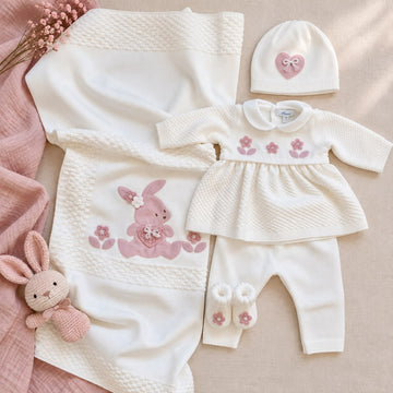 Set nascita neonata in lana panna e rosa con tutina, copertina, cappellino e scarpine per uscita clinica