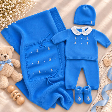 Corredino nascita neonato in lana blu con copertina, tutina, cappellino e scarpine per uscita clinica