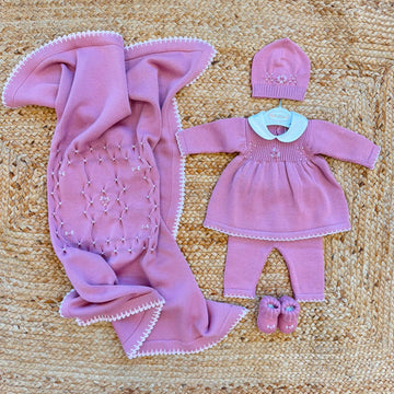 Set uscita clinica neonata rosa marsala in Lana Tollegno Merino Extrafine con copertina ricamata a mano.