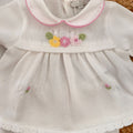 set nascita bambina elegante con ricami fiori rosa e gialli