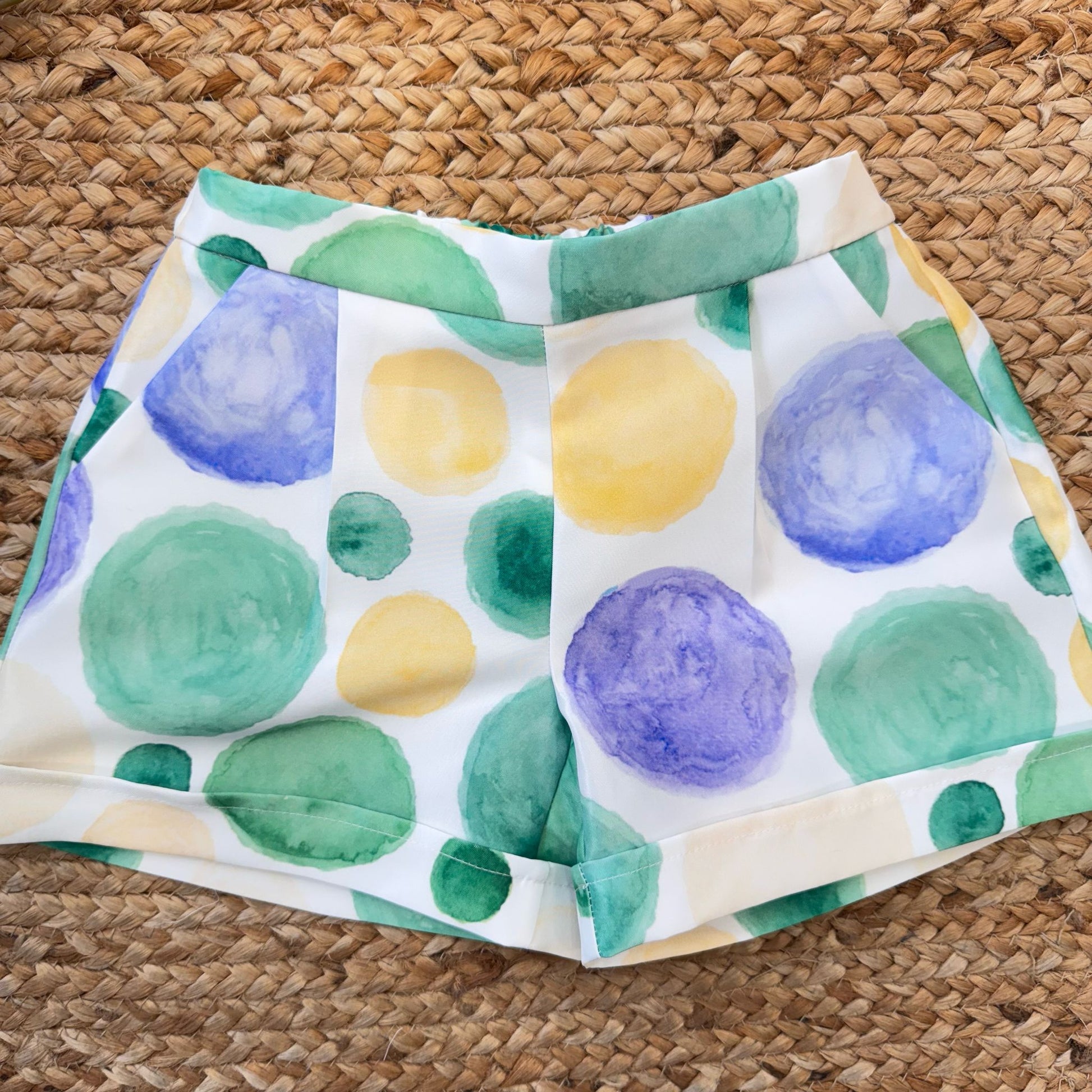 Completo bambina top verde acqua e shorts a pois colorati