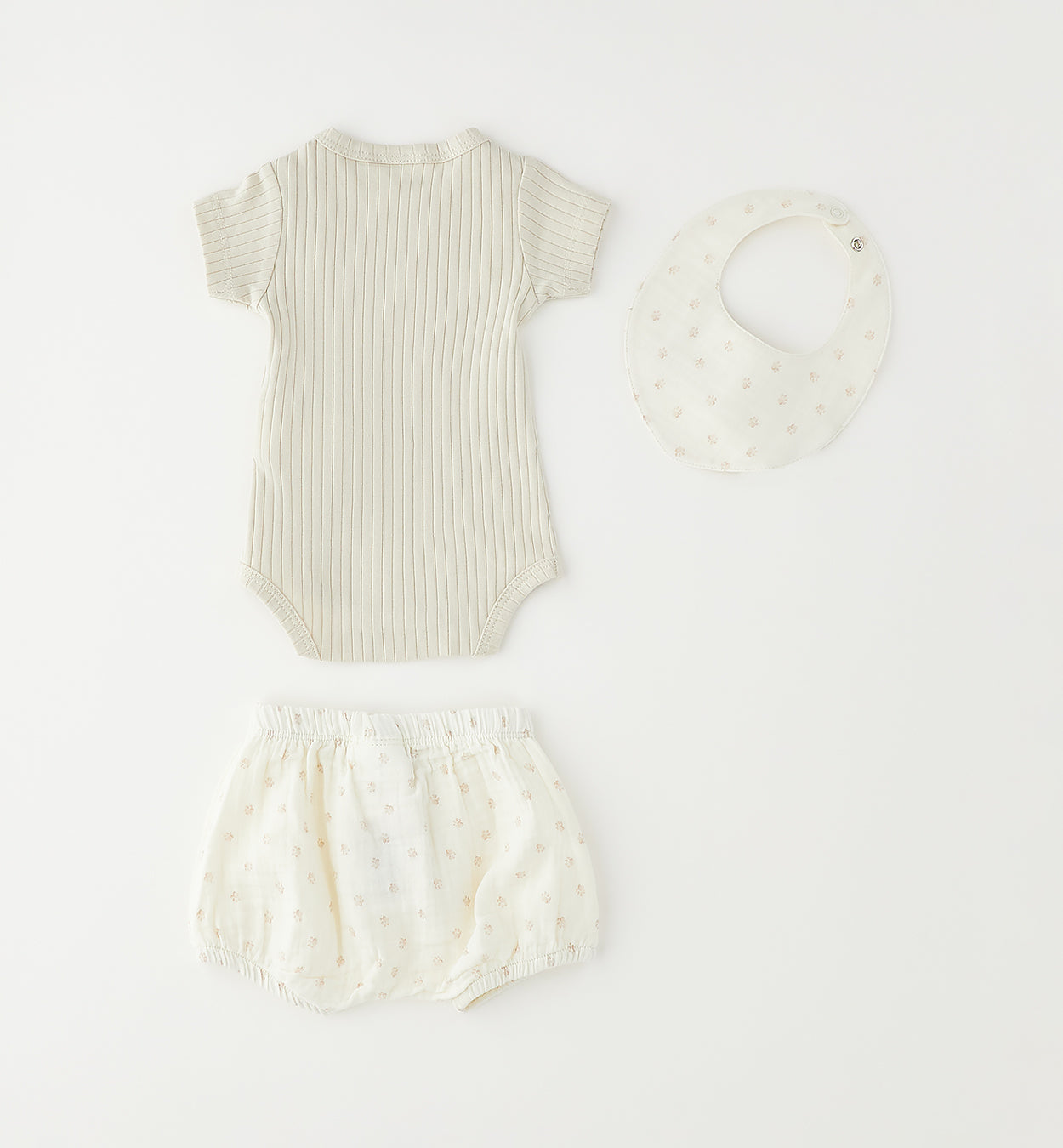 Shorts neonato in cotone con fantasia delicata