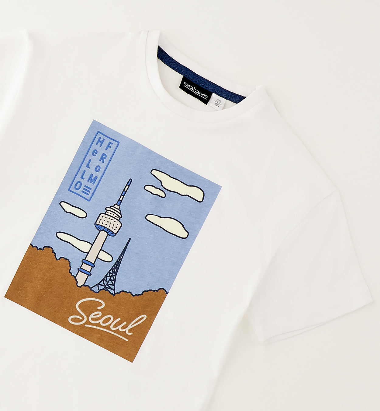 Dettaglio t-shirt bimbo in cotone con stampa grafica Seoul