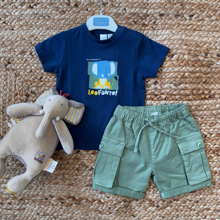 T-shirt con elefante e pantaloncini cargo verdi per bambino, abbigliamento estivo casual.