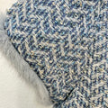 Abito bimba azzurro bouclé con colletto morbido e maniche corte.