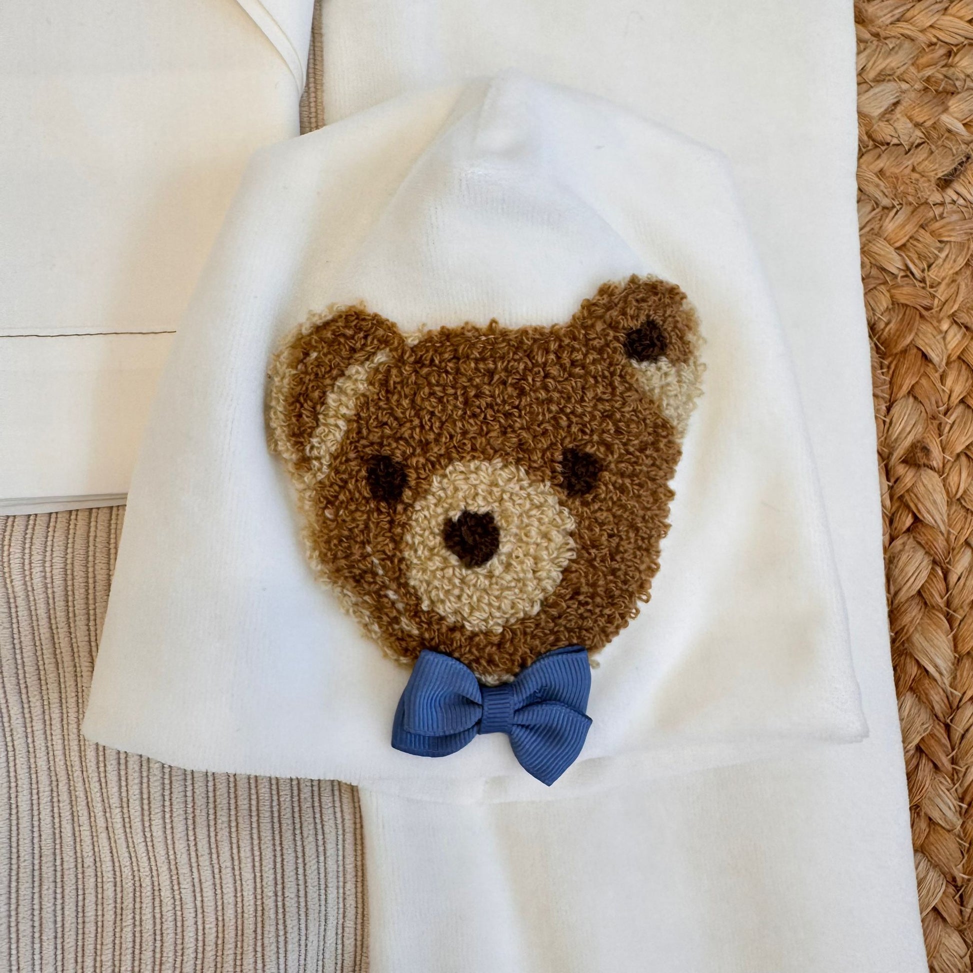 Tessuto beige in cotone del coordinato neonato