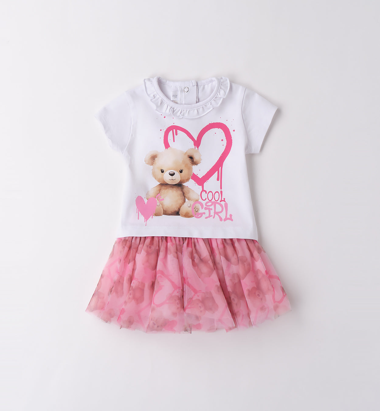 T-shirt bianca bambina con stampa orsetto e cuore rosa, dolce e alla moda.