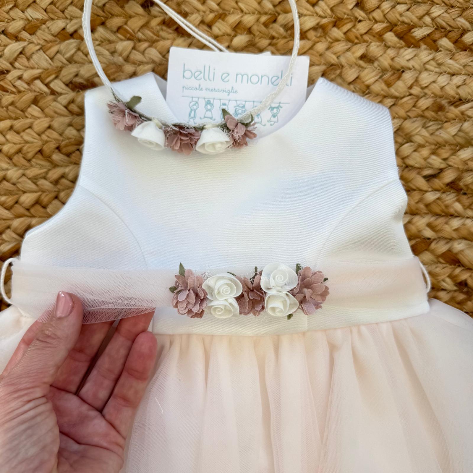 dettaglio tulle multistrato rosa cipria vestito battesimo