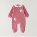 Tutina ciniglia neonata rosa con piedini e ricami, ideale per prima nascita e uscita clinica