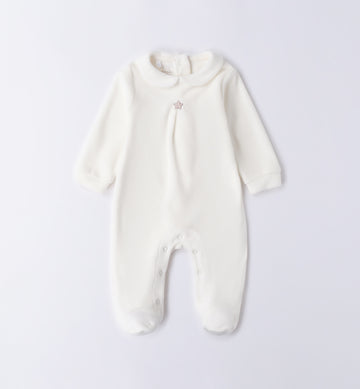 Tutina unisex in ciniglia panna con stellina beige vista frontale.