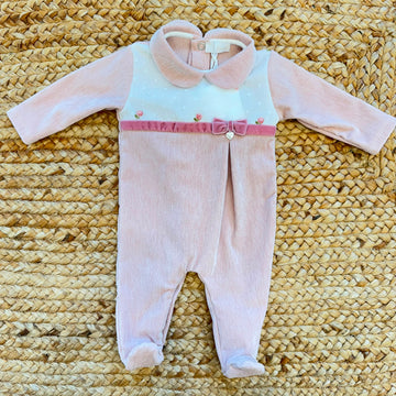 Tutina neonata in ciniglia rosa con tulle ricamato e fiocco per corredino nascita