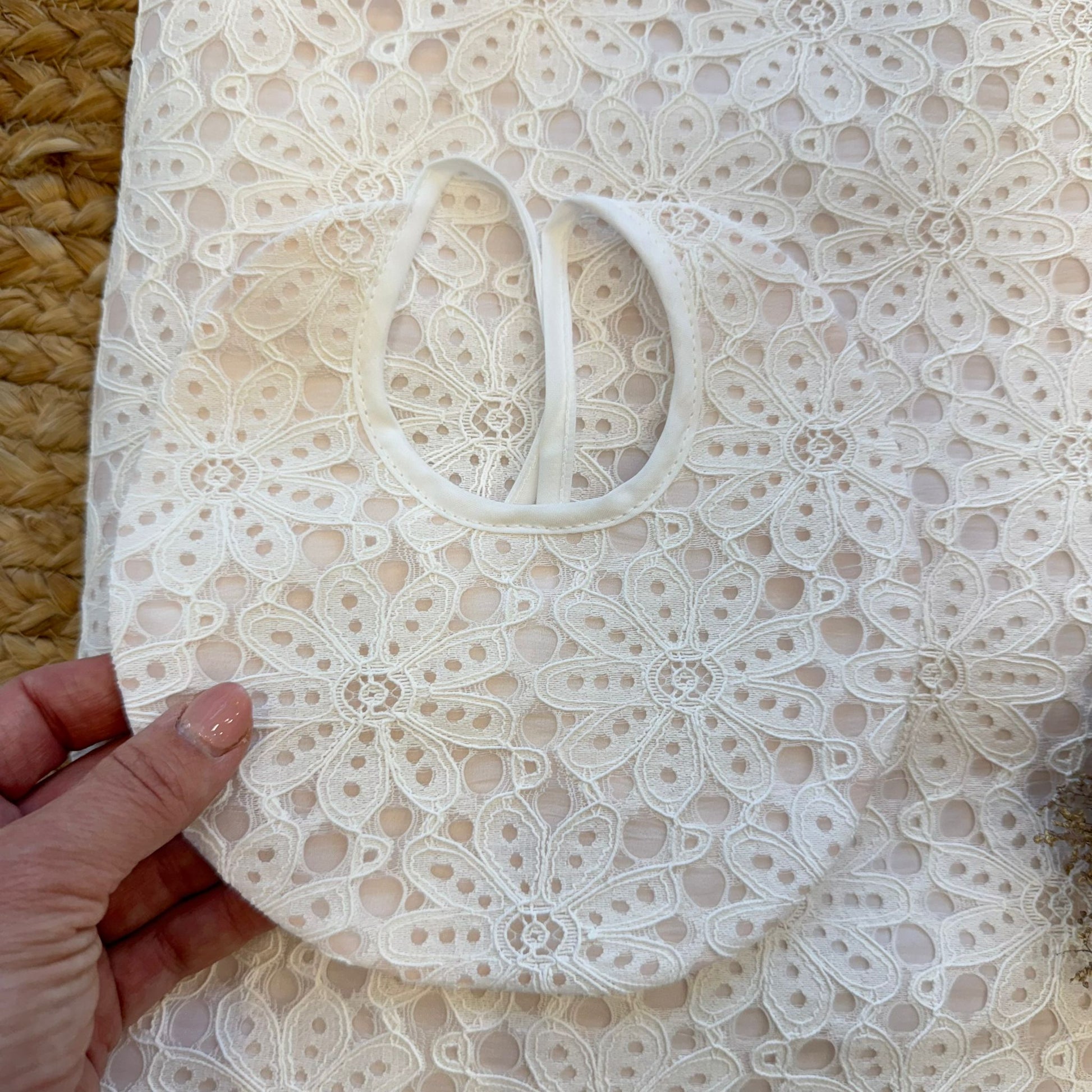 tutina neonata in cotone con pizzo e fascia rosa