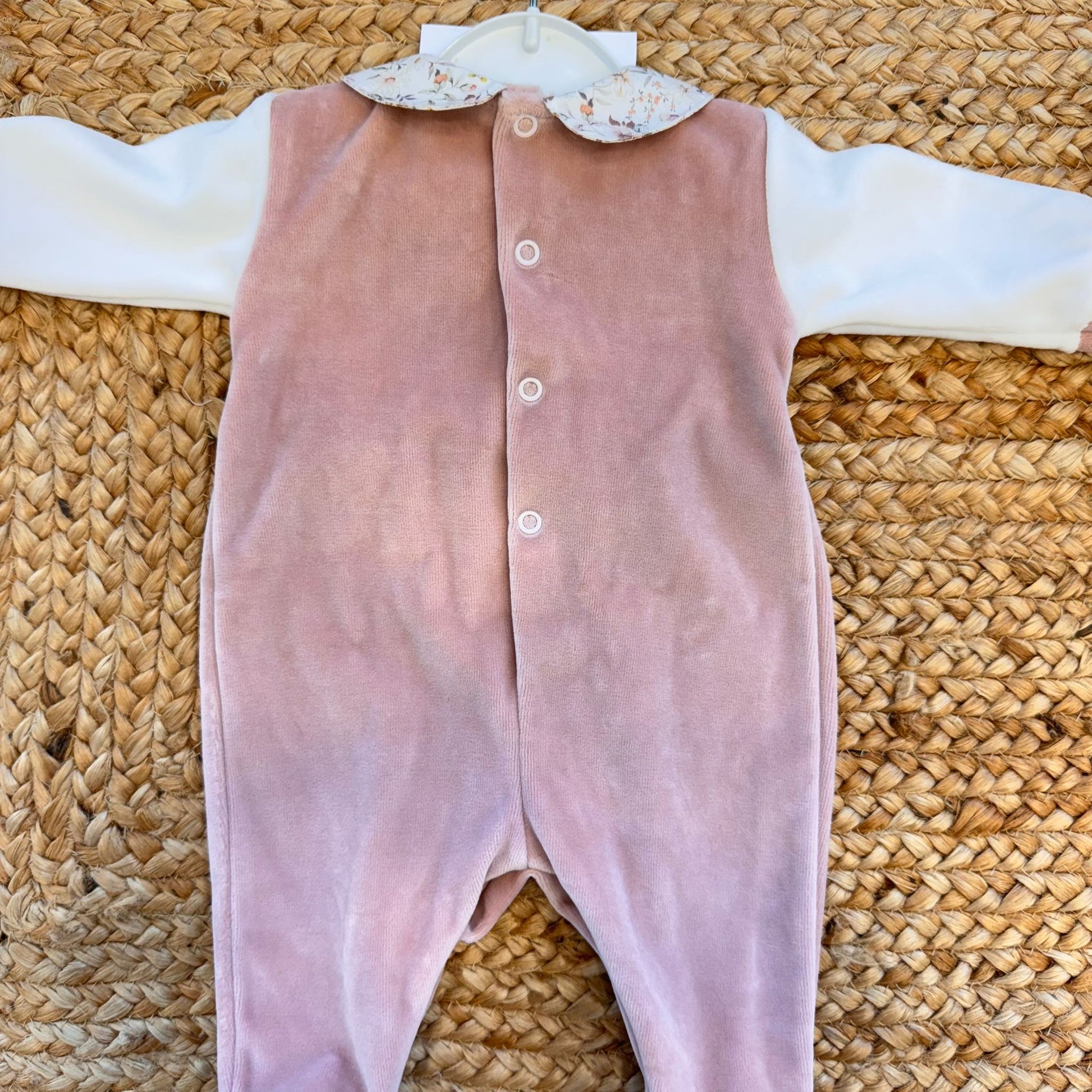 tutina-neonata-ciniglia-rosa-colletto-bretelle-floreali